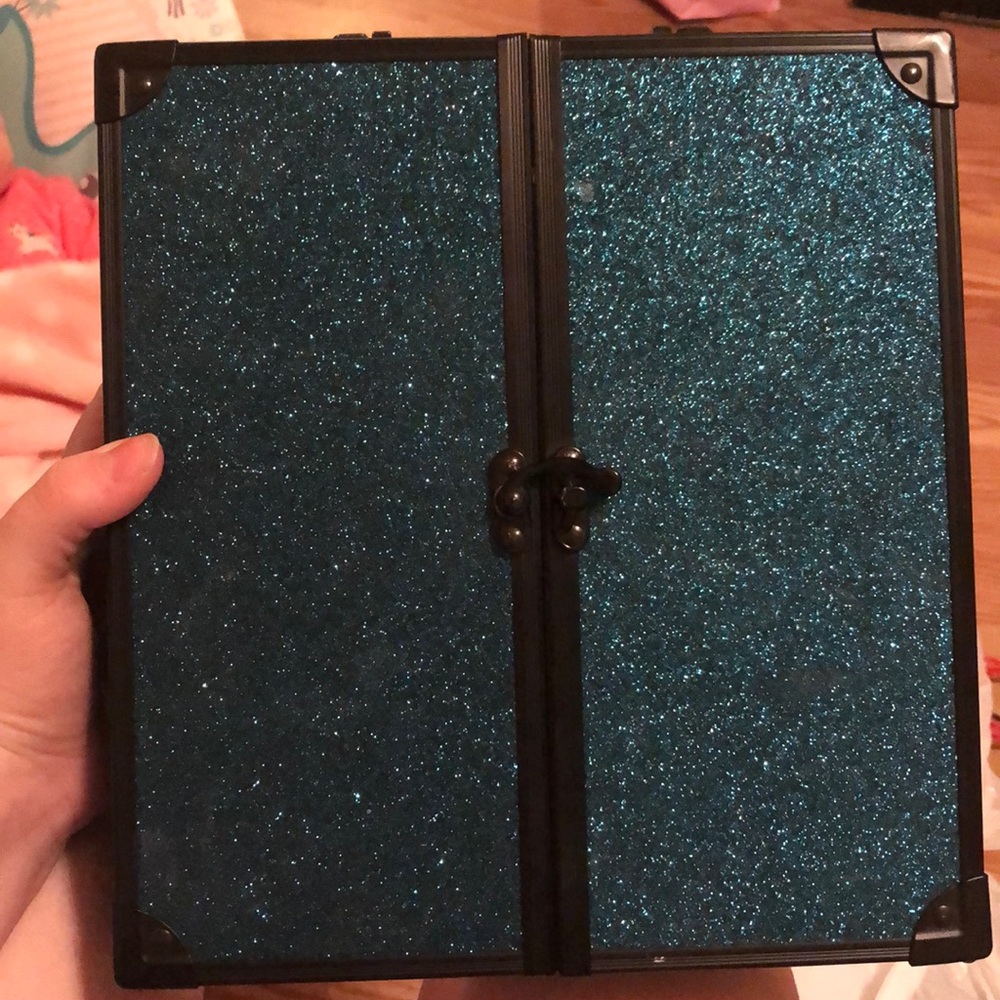 Makeup case